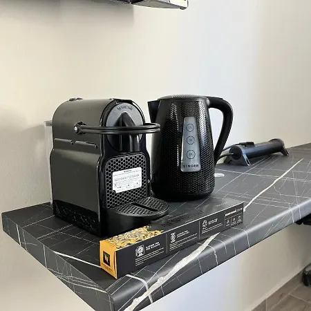 אתונה Penthouse Apartment & Studio Near Glyfada - Free Parking מראה חיצוני תמונה