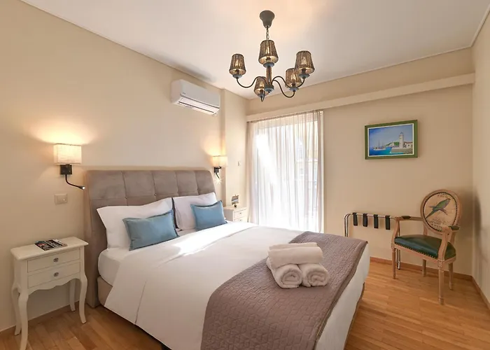 Penthouse Apartment & Studio Near Glyfada - Free Parking